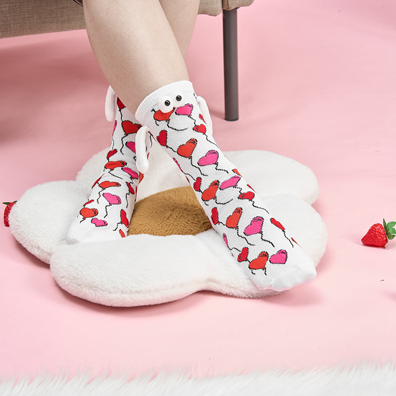 Couple love magnet holding hands socks