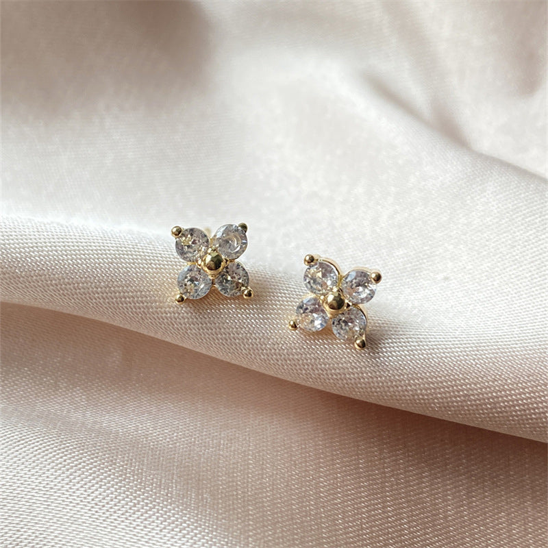 Daisy Earring Studs