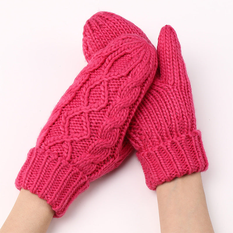 Diamond-shaped Finger-covered Woolen Gloves