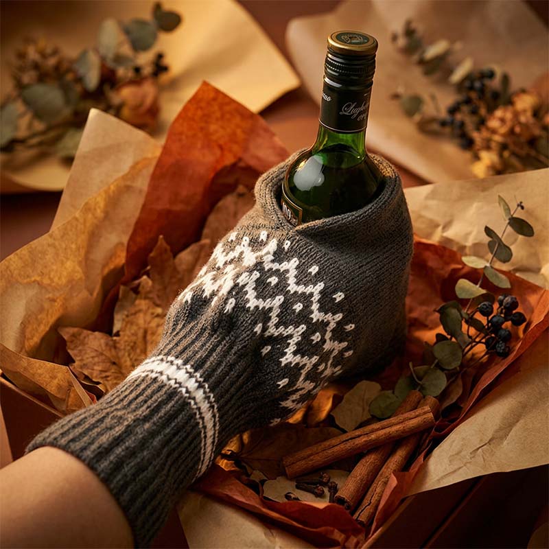 Knitted beer glove