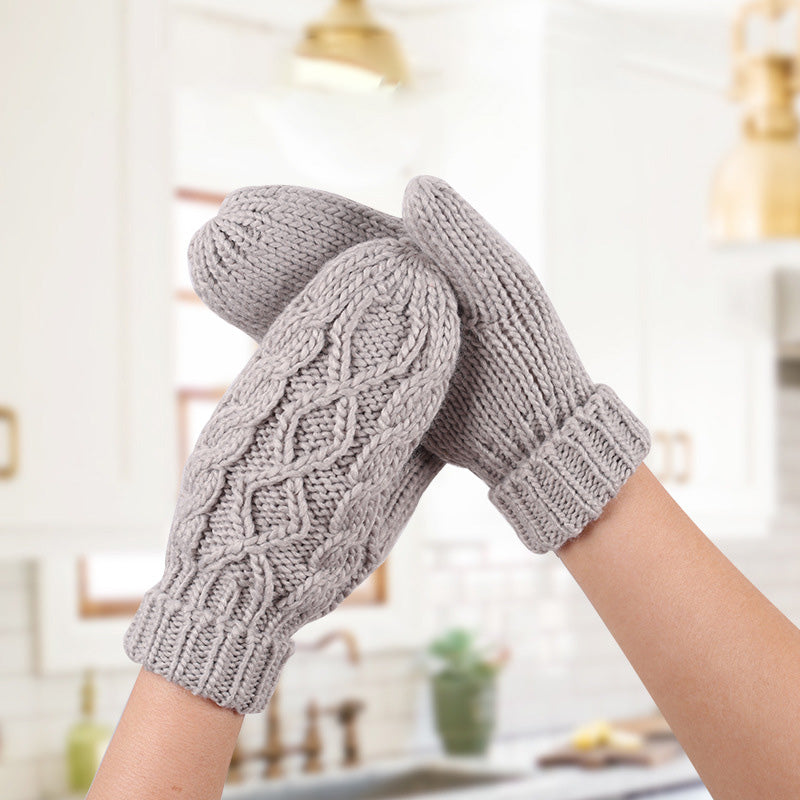 Diamond-shaped Finger-covered Woolen Gloves