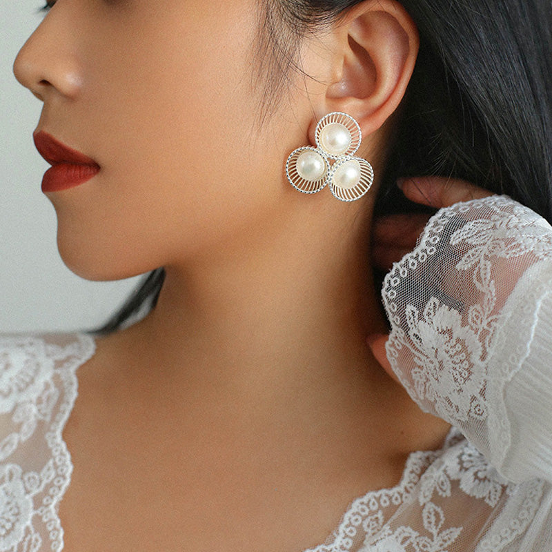 Unique Design Pearl Ear Stud