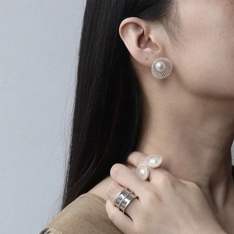 Unique Design Pearl Ear Stud