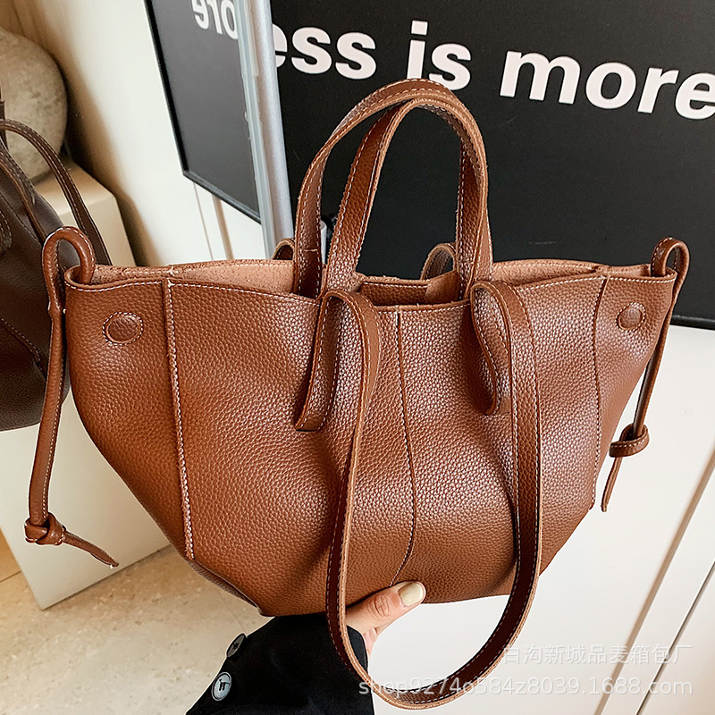 Urban Vintage Large-Capacity Tote Bag