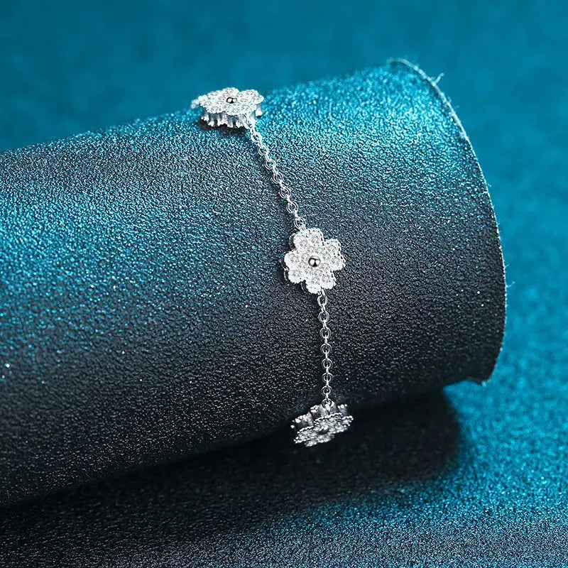 Lucky Clover Moissanite Bracelet