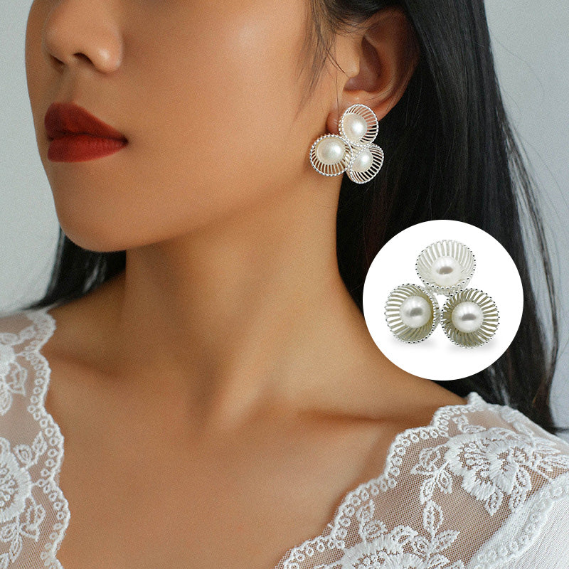 Unique Design Pearl Ear Stud