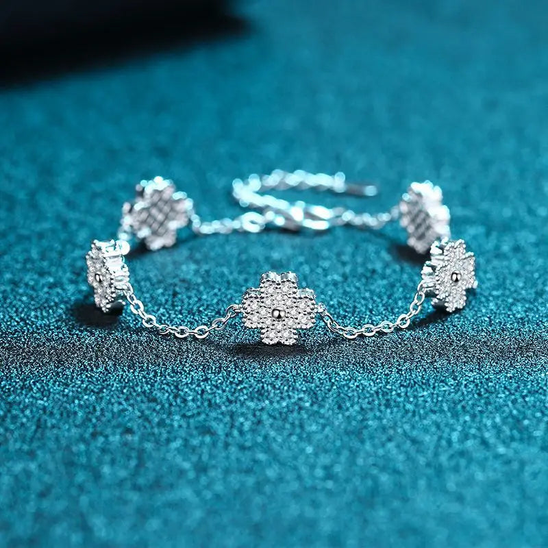 Lucky Clover Moissanite Bracelet