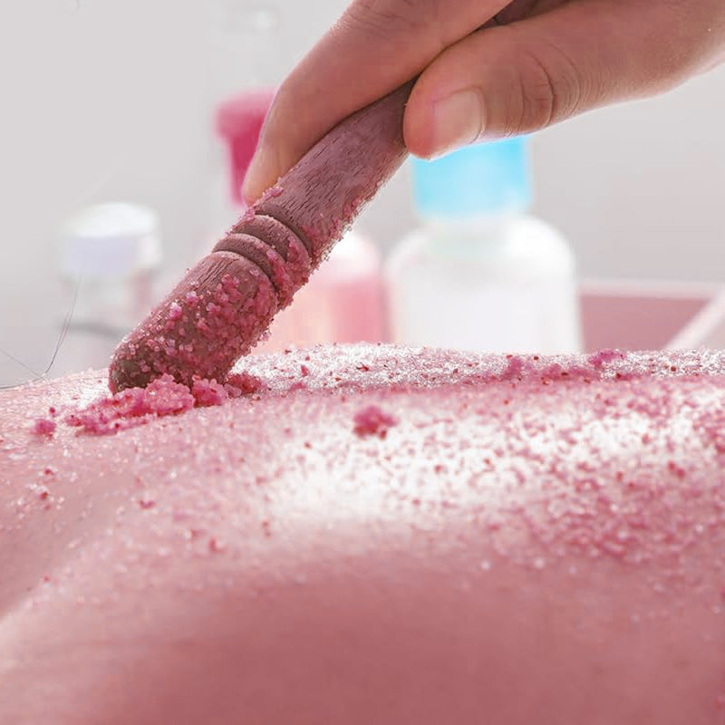 Exfoliating and moisturizing scrub