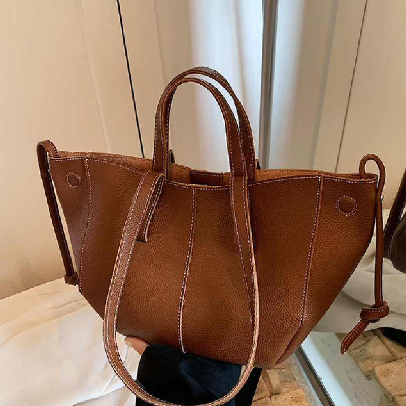 Urban Vintage Large-Capacity Tote Bag