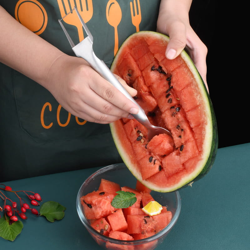 Foldable watermelon cutter