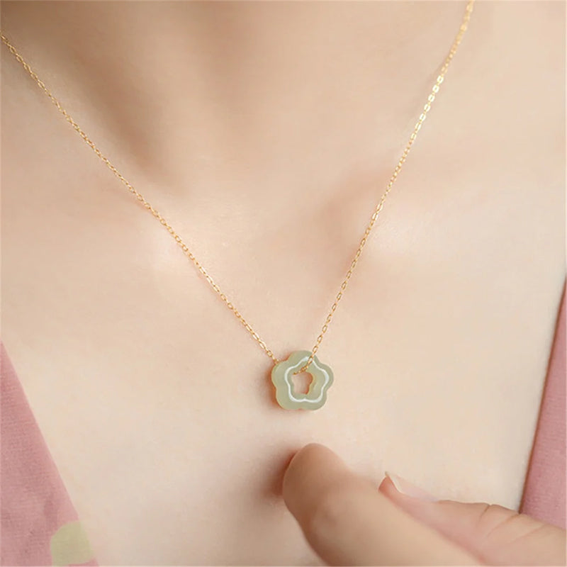 FLOWER JADE NECKLACE
