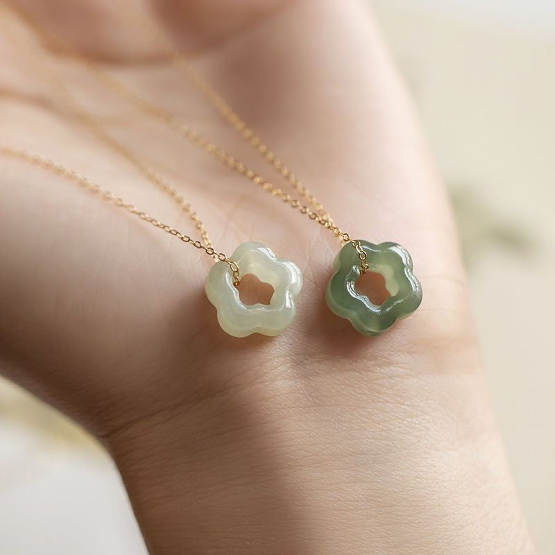 FLOWER JADE NECKLACE