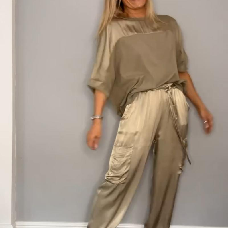 Women's Smooth Satin Half-sleeved Top and Pant Suit