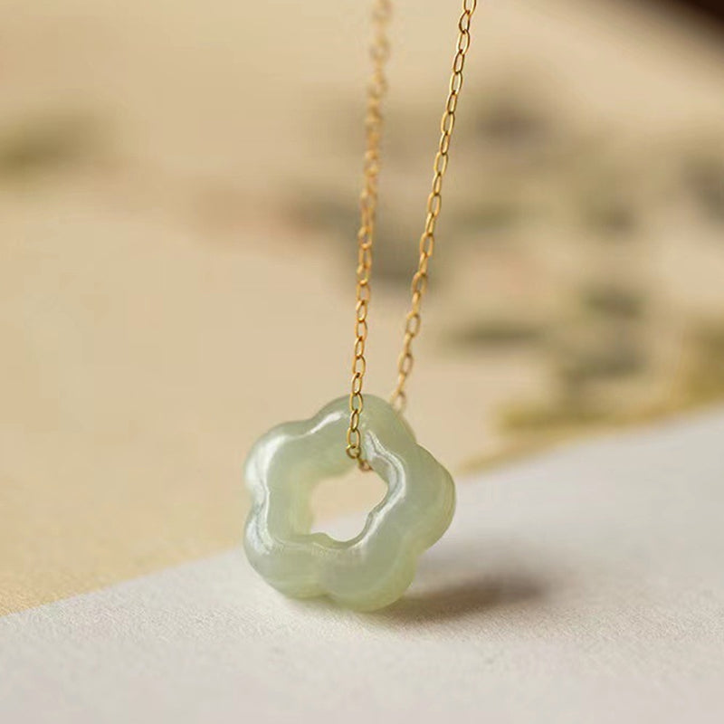 FLOWER JADE NECKLACE