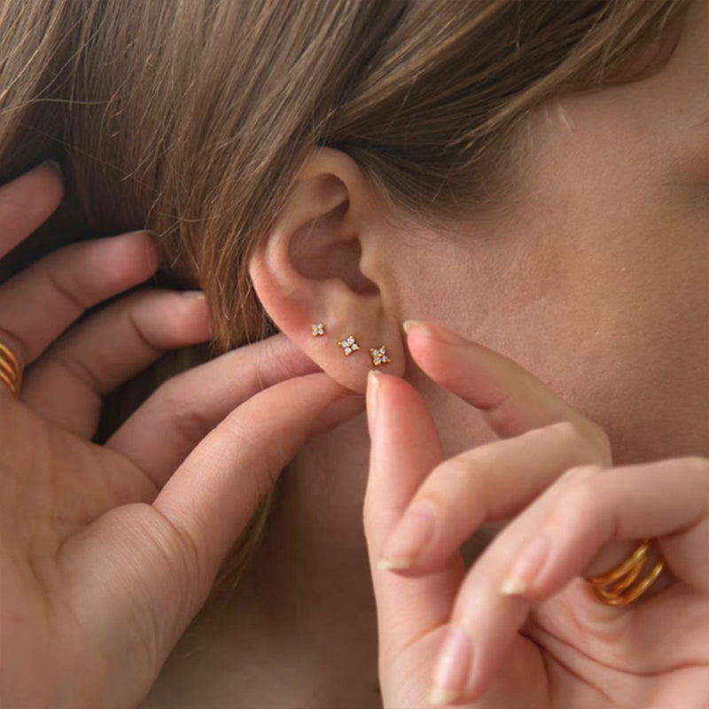 Daisy Earring Studs