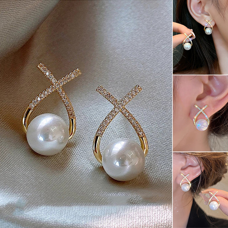 💖 Triangle Pearl Stud Earrings