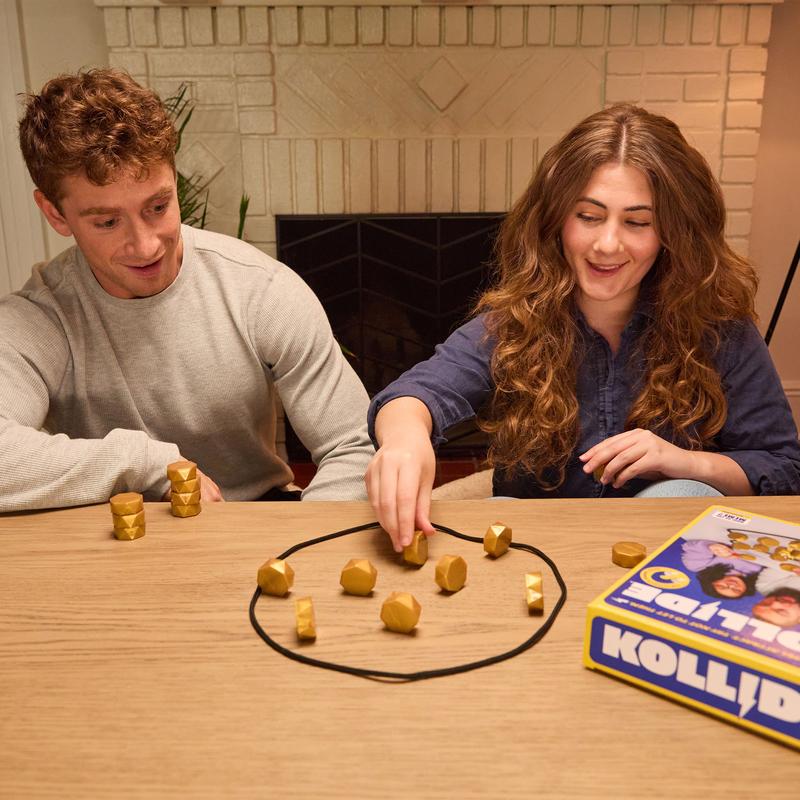 The Game of Magnetic Chess Strategy