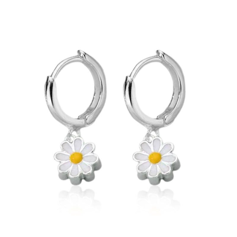 Women's Short Daisy Earrings