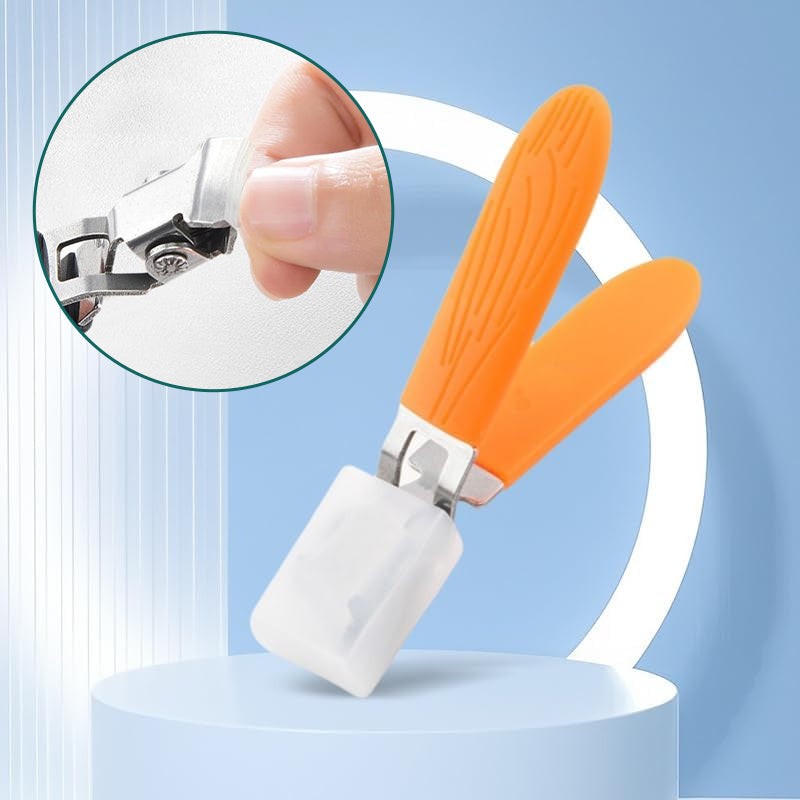 Splash-proof slanted nail clipper