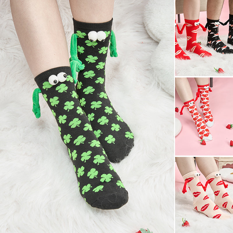 Couple love magnet holding hands socks