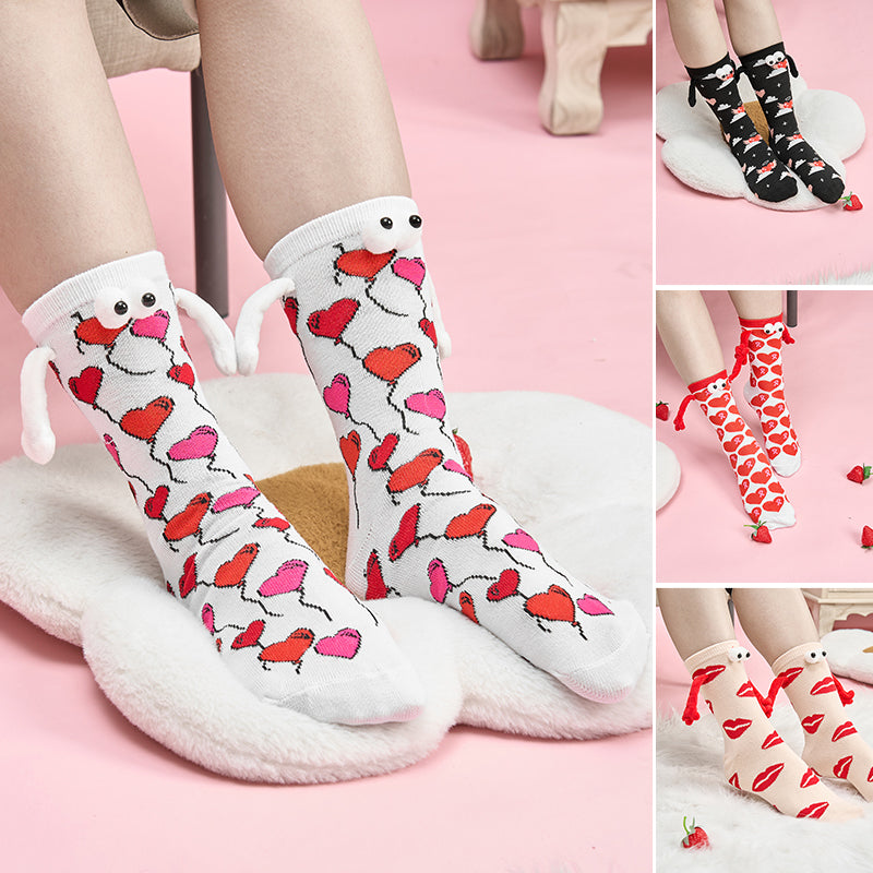 Couple love magnet holding hands socks