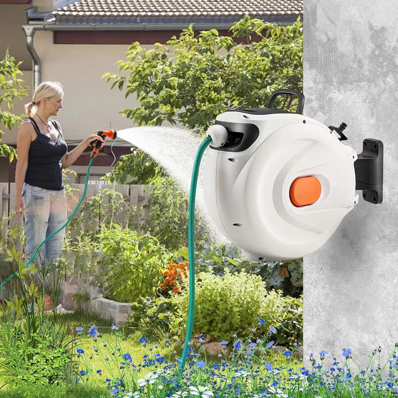 Automatic retractable hose reel