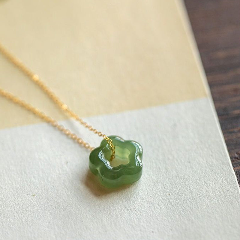 FLOWER JADE NECKLACE