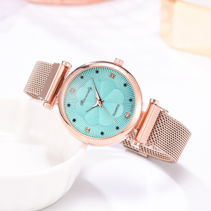 Ladies quartz watch