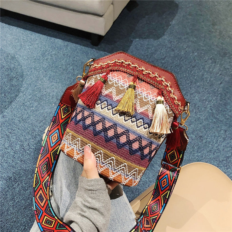 Ethnic Style Personality One-shoulder Tassel Bucket Bag