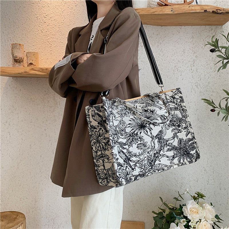 JACQUARD EMBROIDERY SHOULDER BAG
