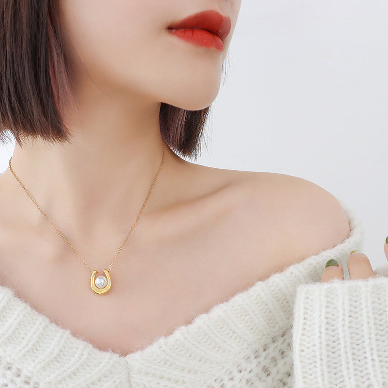 U Shaped Pearl Pendant Necklace