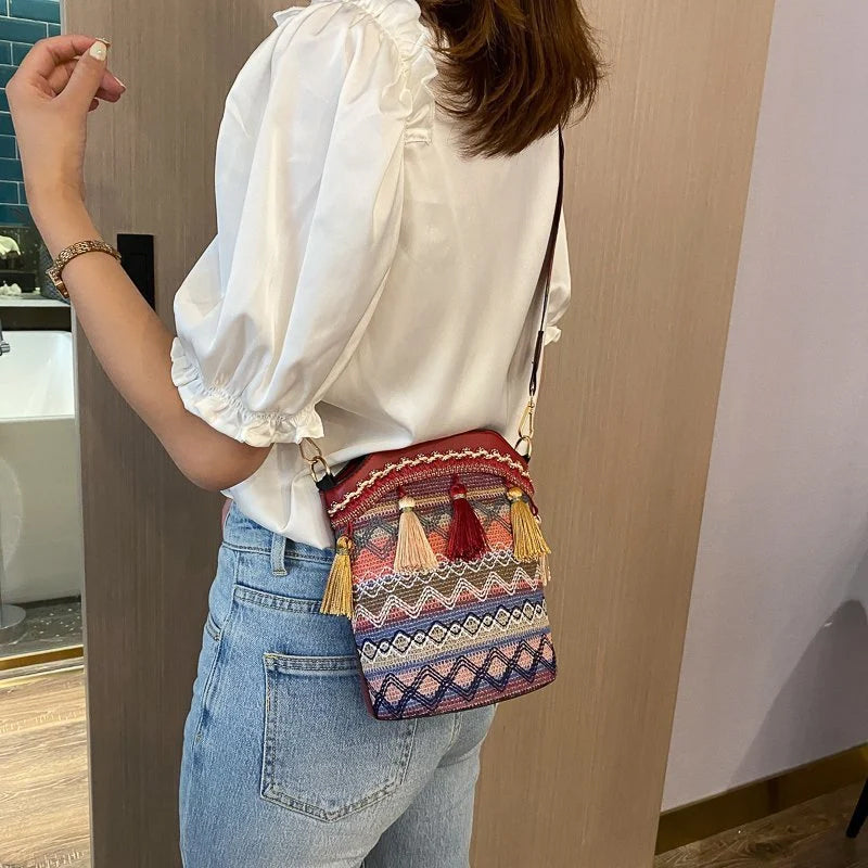 Ethnic Style Personality One-shoulder Tassel Bucket Bag