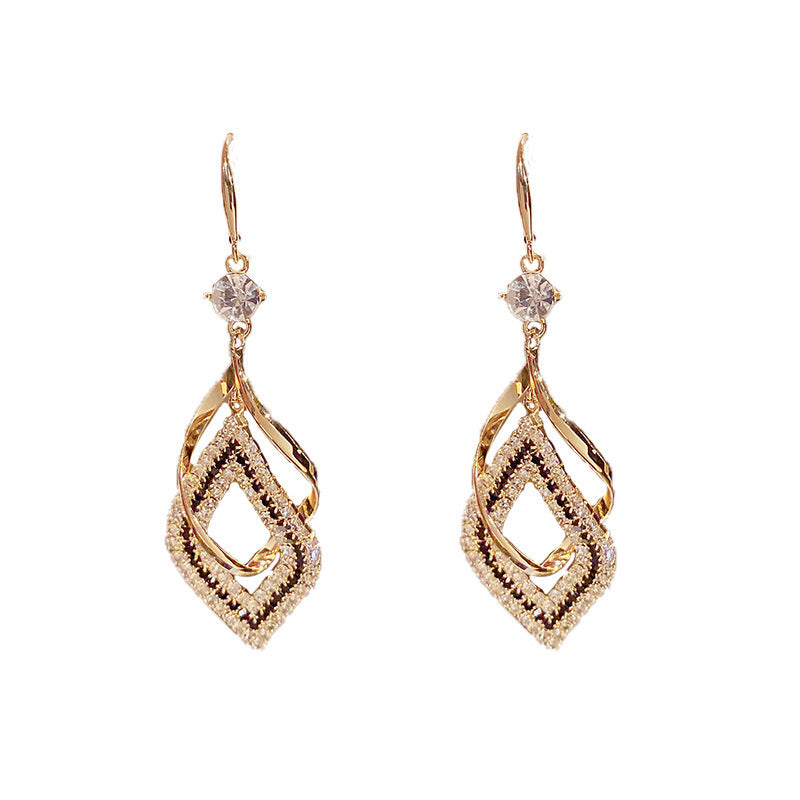 Rhombus Earrings With Diamonds