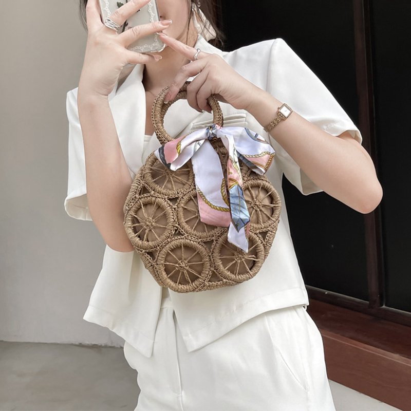 Exotic Ring Circle Design Straw Bag