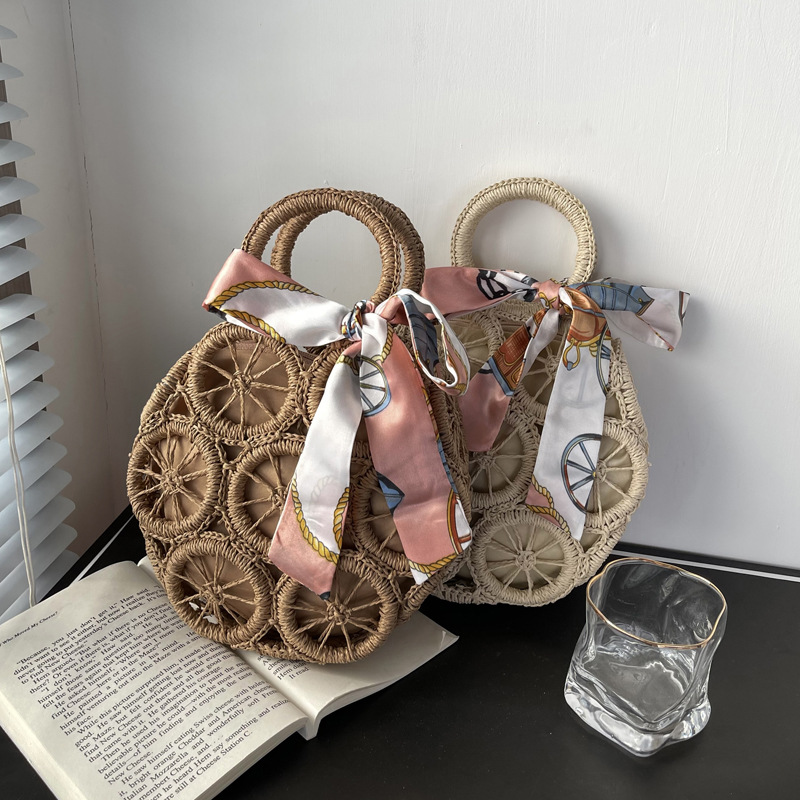 Exotic Ring Circle Design Straw Bag