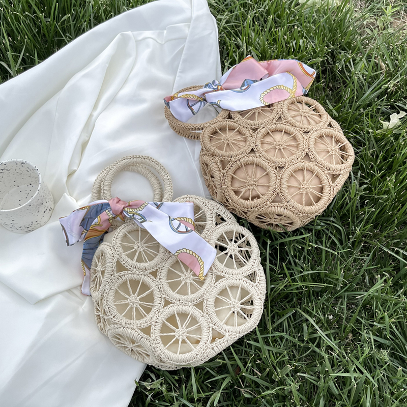 Exotic Ring Circle Design Straw Bag