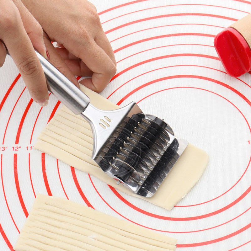 Noodle Spaghetti Cutter Roller