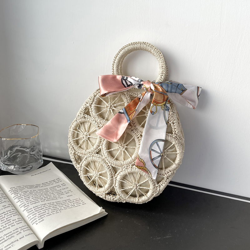 Exotic Ring Circle Design Straw Bag