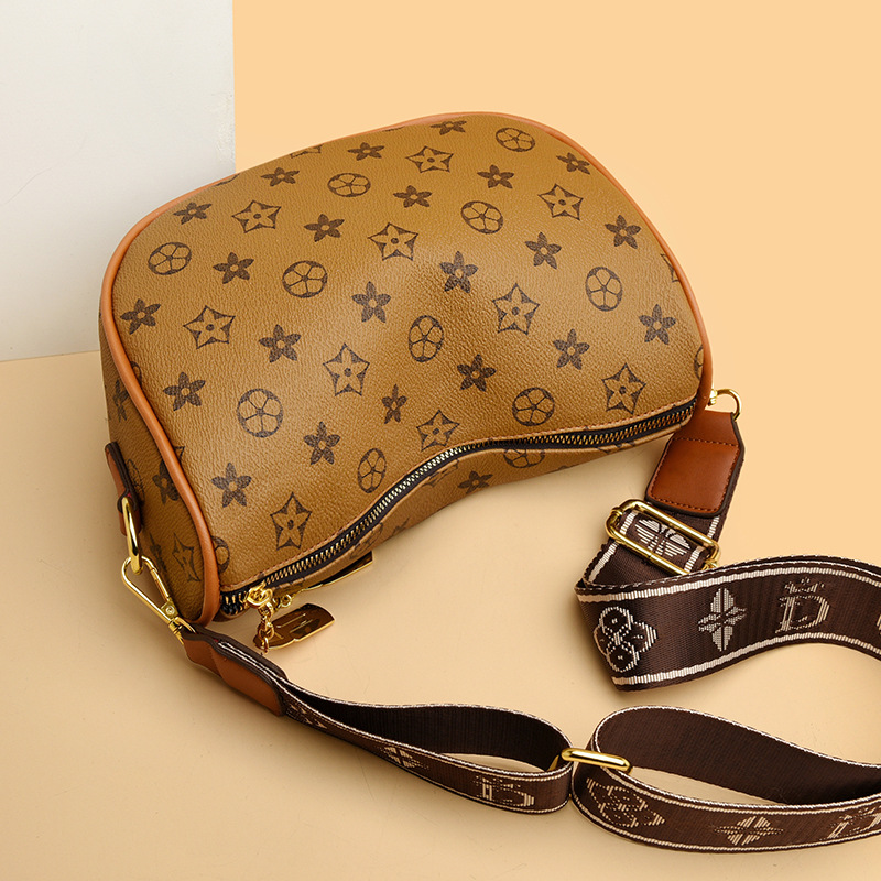 Large Capacity Wide Shoulder Strap Ladies Vintage Purse