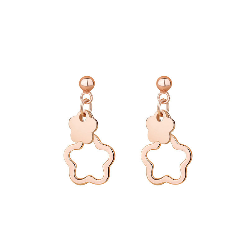 The Earrings of Flower Pattern