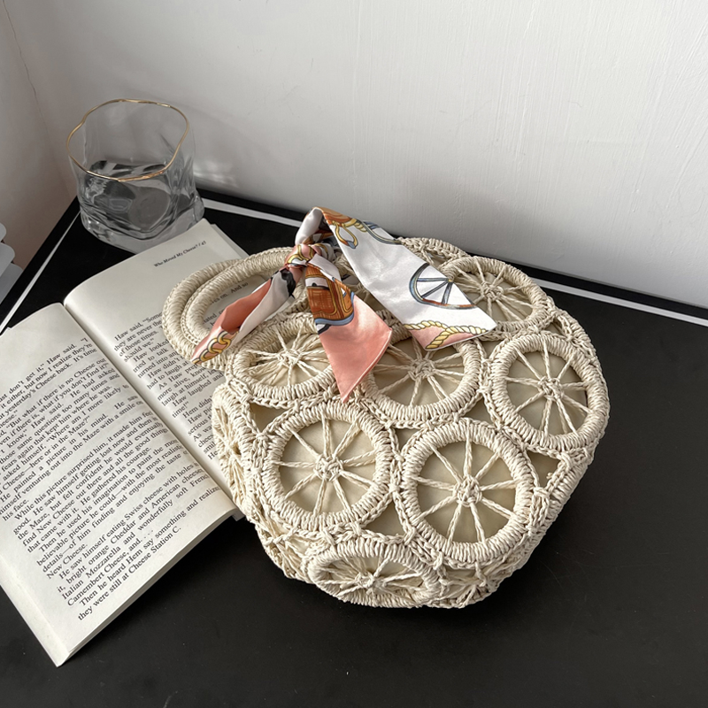 Exotic Ring Circle Design Straw Bag