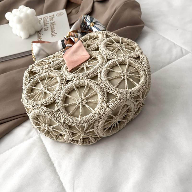 Exotic Ring Circle Design Straw Bag