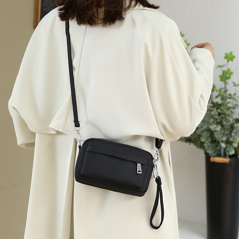 Women's fashionable shoulder bag made of nylon