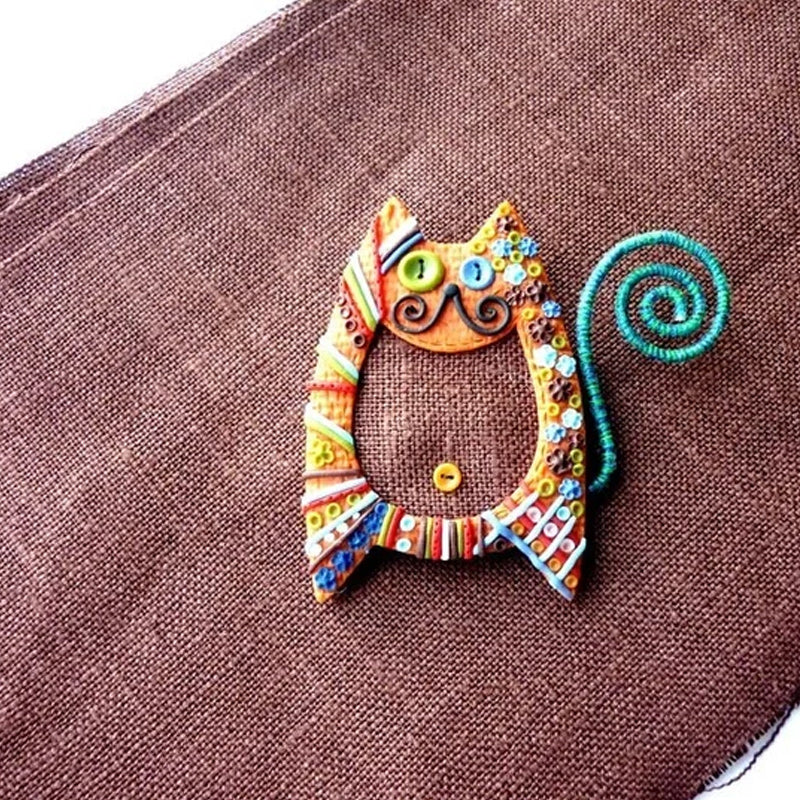 Cat brooch - Decoration in the form of a cat