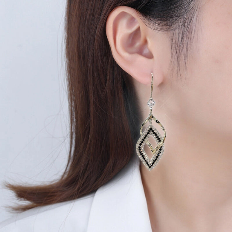 Rhombus Earrings With Diamonds