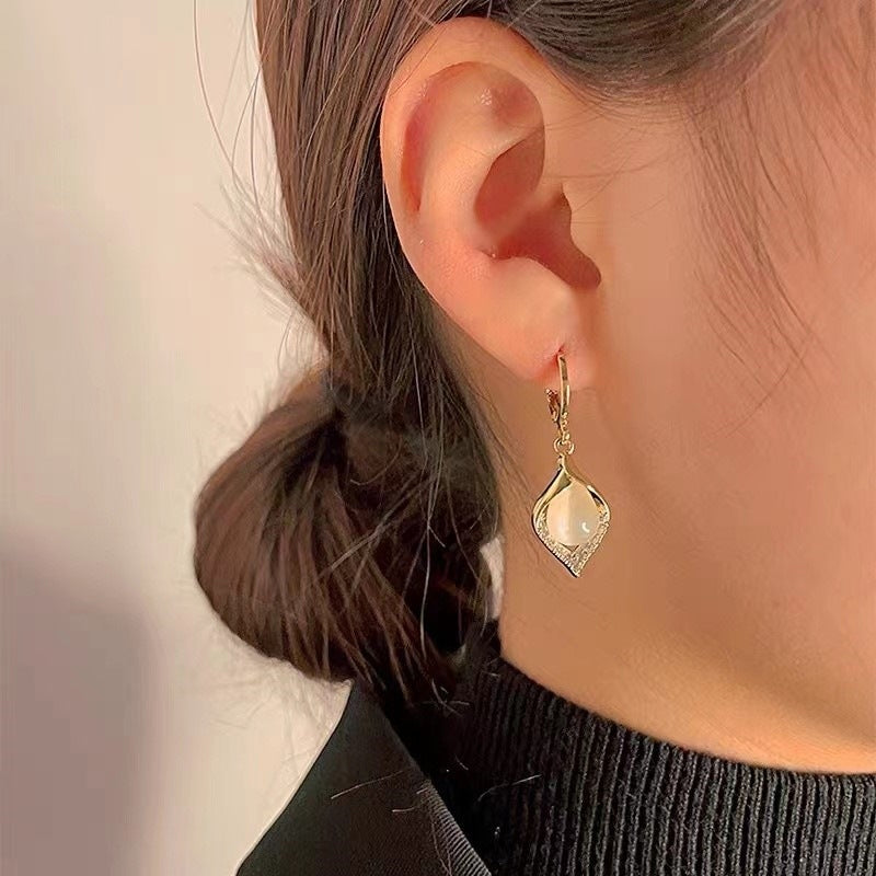 Shiny Cat Eye Earrings