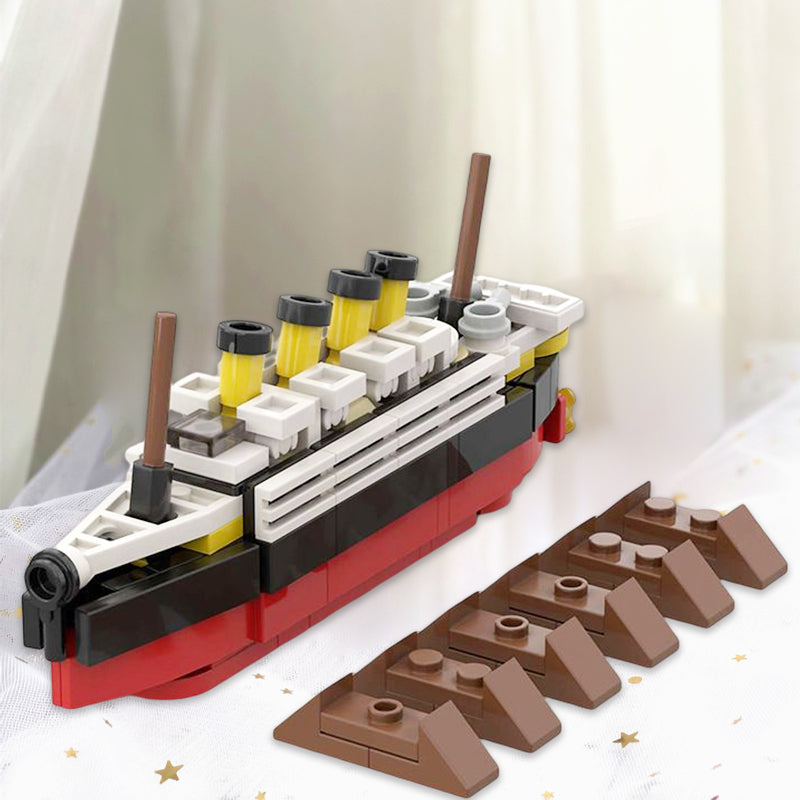 Titanic Cruise Ship Model