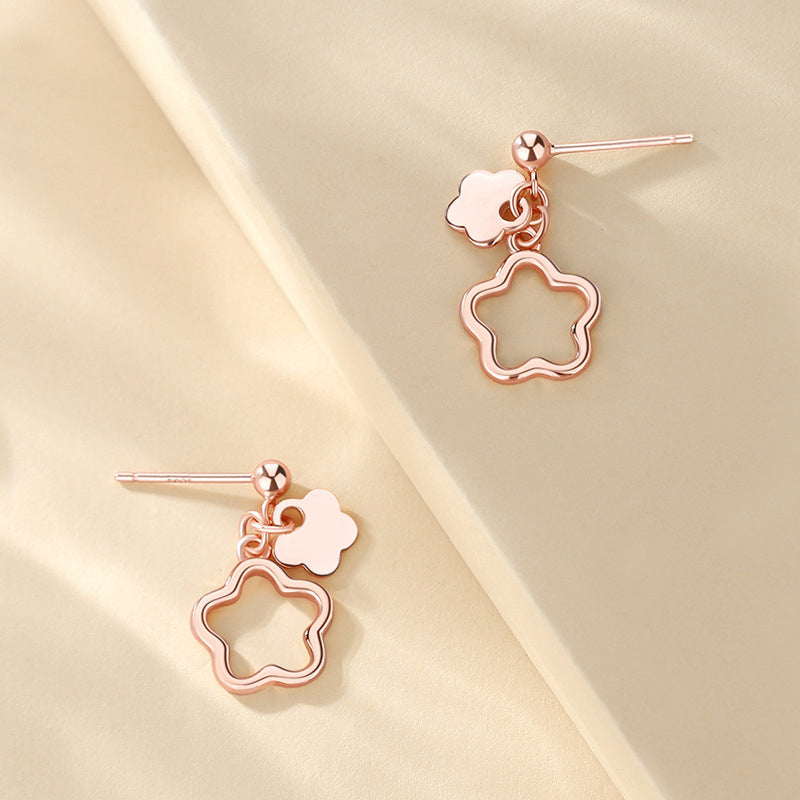 The Earrings of Flower Pattern
