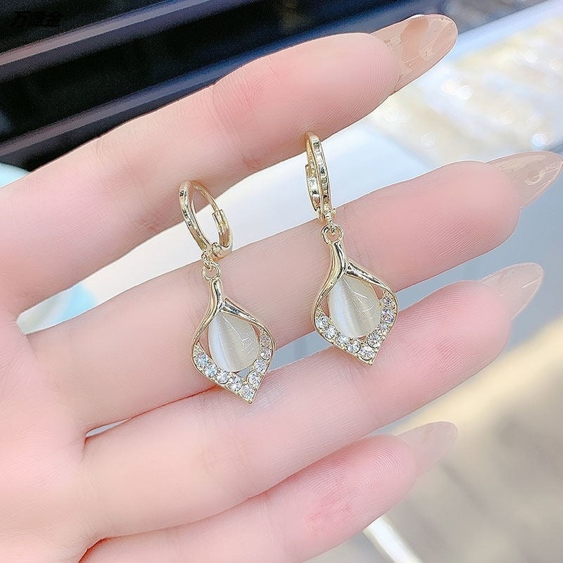 Shiny Cat Eye Earrings
