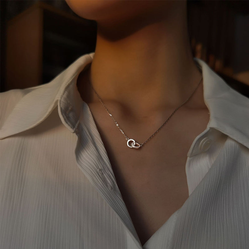 Special Round Interlocking Necklace